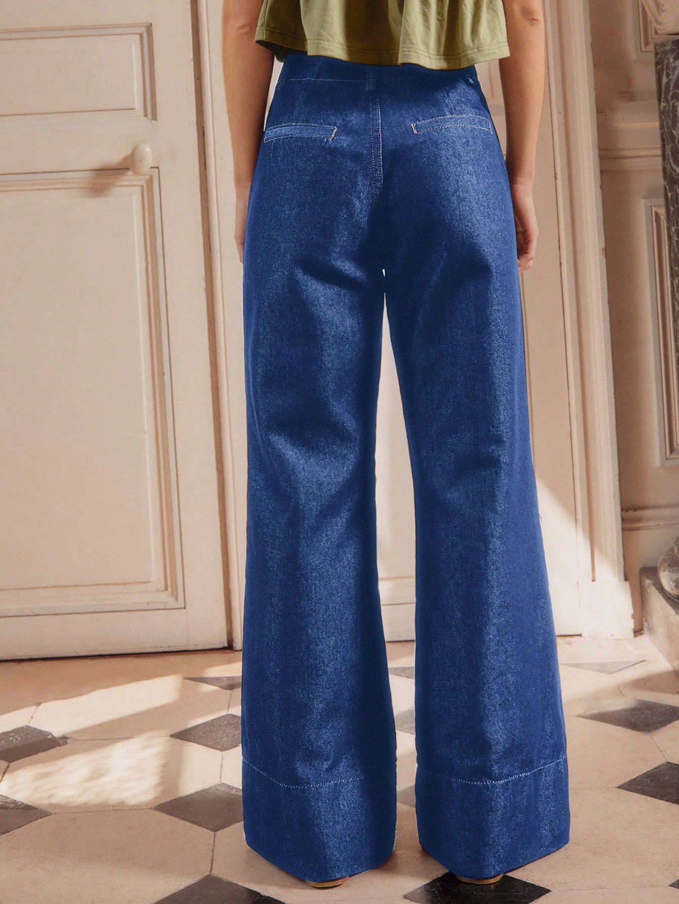 Calça Denim Flare de Algodão Escuro com Detalhe de Costura Frontal para Mulheres, Roupas de Escritório para Mulheres, Looks de Outono