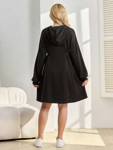 SHEIN Robe de maternité décontractée à capuche, manches longues, avec décoration à la taille et boutons, couleur unie - Noir - Voir 2