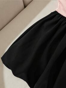 SHEIN Playful Pals 1pc Baby Girls Cute Pink And Black Colorblock Patchwork Ribbed Knit Bowknot Decor Sleeveless Round Neck High Waist A-Line Sundress For Party Summer - Multicolor - View 3