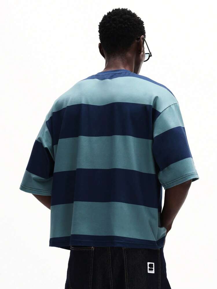 T-shirt girocollo a righe con maniche corte