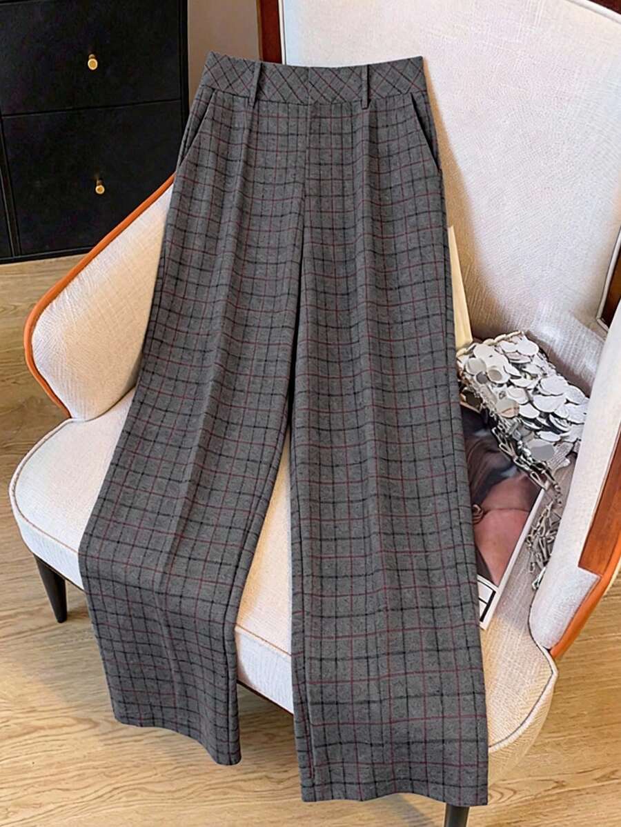 SHEIN Tall CURVE 大码格纹直筒裤，时尚百搭，适合返校季、日常穿着，显瘦又舒适，秋冬季皆宜。 - 灰色 - 查看 1