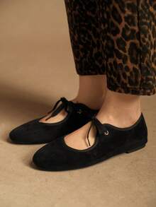 Rosivie Women's Casual Versatile Commuting Simple Lace-Up Flats - Black - View 1