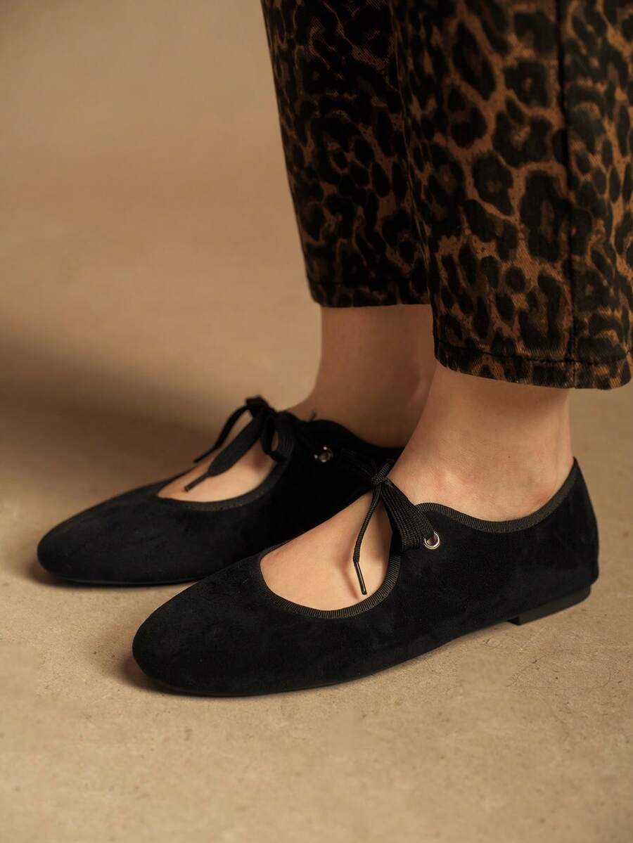 Rosivie Women's Casual Versatile Commuting Simple Lace-Up Flats - Black - View 1