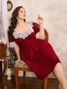 Côtesoire Camisón corto de manga corta con parches de encaje jacquard y corte evasé para tallas grandes - Rojo violeta - Ver 1