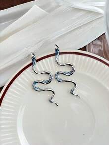 Joivida 2 件装机械蛇耳钉，釉面质感，蛇形设计，个性十足，适合青少年和成人佩戴，时尚配饰，热销单品