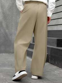 Manfinity CasualCool 男士休闲宽松直筒裤，适合日常休闲穿着、周末外出、旅行、与朋友聚会等场合。这款裤子是男士衣橱中必备的百搭单品，也是送给男友或丈夫的绝佳礼物。男士宽松直筒休闲裤 男士休闲裤 韩版裤 男士卡其裤 - 卡其色 - 查看 2