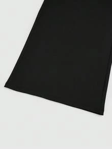 Sweetra 2 piezas Conjunto de mujer talla grande con diseño plisado y decoración de flor de metal vintage elegante, blusa asimétrica de hombros descubiertos de manga larga y pantalones rectos casuales y sueltos, estilo universitario, adecuado para primavera y verano