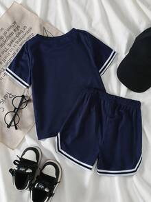 SHEIN Vacaura Set de 2 piezas con camiseta de manga corta de cuello redondo con estampado numérico y pantalones cortos deportivos estampados para niño pequeño, con decoración de cinta, adecuado para uso diario, deportes, al aire libre, escuela, fiesta, vacaciones en primavera/verano - Azul - Ver 2