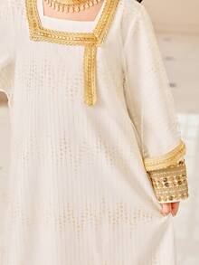 رمضان
قرقيعان 
فستان العيد جلابيات رمضان 
جلابيات       
جلابيه       
الملابس التقليدية العربية      
Abaya       جلابية       
قفطان        جراب Traditional Middle Eastern Style Asymmetrical Collar Gold Mesh Sheer Abaya Jacket And Dress Set For Young Girls, - Beige - View 5