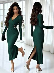 Màu xanh lá cây đậm