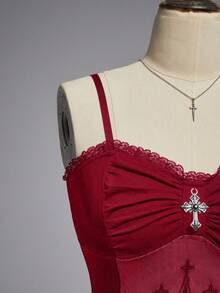 ROMWE Goth 哥特式十字架吊坠浪漫蕾丝拼接植绒连体衣（女款） - 紅色 - 查看 5