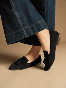 Rosivie Giày lười đế vuông tua rua bằng da lộn màu đen thoải mái, trung tính, dễ sử dụng hàng ngày, đa năng, đi làm cho nữ - màu đen - Xem 5