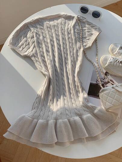 SHEIN EZwear Đầm dệt kim cổ tròn tay ngắn họa tiết hiệp sĩ cho nữ