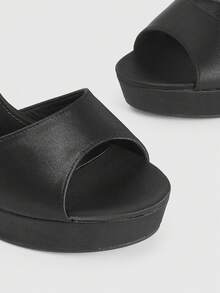 CUCCOO LuxiPop Giày sandal cao gót nữ, mũi tròn hở ngón, chất liệu satin, gót cao kiểu ly rượu vang, đế dày, quai ngang mắt cá chân, sandal cao gót gợi cảm dành cho sàn diễn thời trang và câu lạc bộ. - màu đen - Xem 4