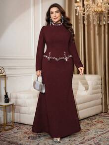 Modelyn Gaun Pesta Elegan Wanita Ukuran Besar dengan Dekorasi Mutiara Imitasi & Berlian Imitasi, Kerah Tegak, Hem Model Duyung, Gaun Ukuran Besar Pas Badan Warna Burgundy untuk Musim Gugur - Burgundy - View 1