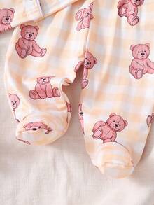 新生儿睡衣套装 - 两件套睡衣，可爱小熊印花，粉嫩格纹，蜜桃黄配色，圆领长袖，纽扣前襟，长裤，连脚设计，松紧腰带，触感柔软舒适，四季皆宜，2026年假日必备 - 彩色 - 查看 5