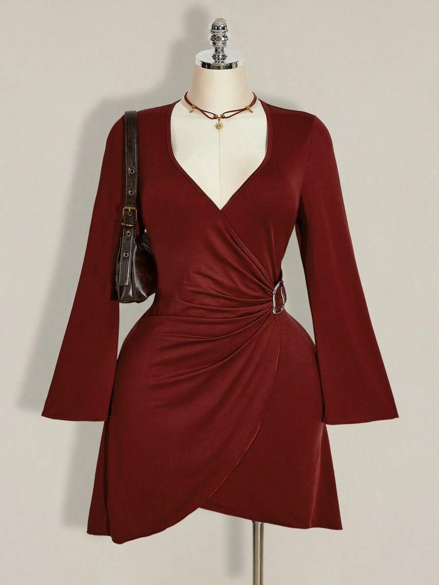 SHEIN ICON Đầm dài tay màu đen cỡ lớn, cổ chéo kiểu Y2K, trang trí khóa kim loại. - Màu Đỏ Sâu - Xem 1