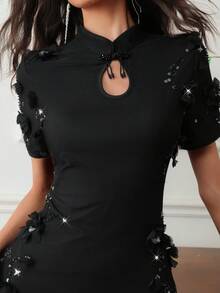 EastFlair 女士3D立体花卉装饰搭扣设计短袖修身优雅迷你连衣裙 - 黑色 - 查看 7