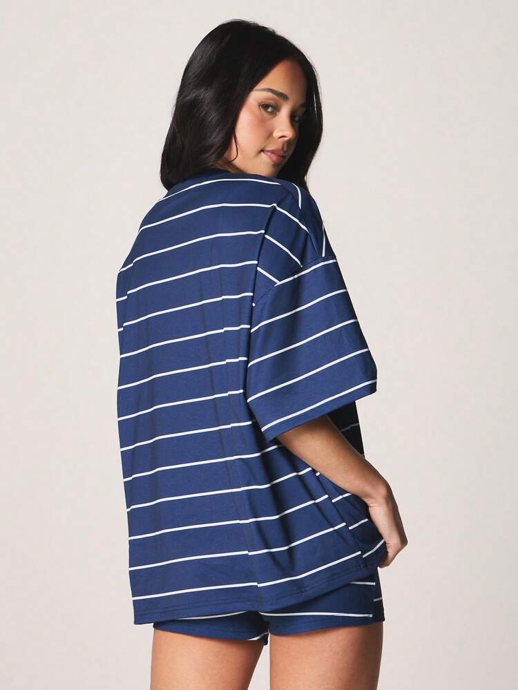 Missguided x Playboy Set casual da due pezzi con maglietta oversize a maniche corte a righe e pantaloncini, con logo a coniglio