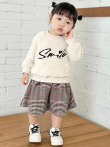 SHEIN Bộ áo nỉ cổ tròn thêu chữ và chân váy kẻ caro cho bé gái. - trắng - Xem 4