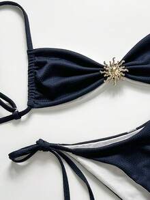 Swim Vcay Bộ bikini hở lưng họa tiết vải trơn màu trang trí kim loại dành cho nữ, thích hợp đi biển và nghỉ dưỡng - Màu xanh hải quân - Xem 6