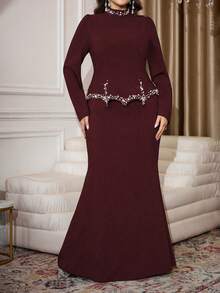 Modelyn Gaun Pesta Elegan Wanita Ukuran Besar dengan Dekorasi Mutiara Imitasi & Berlian Imitasi, Kerah Tegak, Hem Model Duyung, Gaun Ukuran Besar Pas Badan Warna Burgundy untuk Musim Gugur - Burgundy - View 6