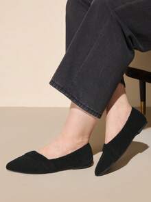 CUCCOO CURVES Women's Fashion Versatile Commuter Wide Fit Flats - Black - View 4