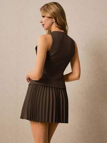 Poéselle Bộ đồ công sở thanh lịch dành cho nữ, gồm áo vest và chân váy xếp ly màu trơn, gồm 2 món. - Cà phê nâu - Xem 2