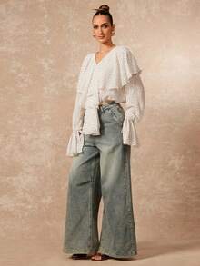 Lumalex 早春波点V领荷叶边多层喇叭袖雪纺宽松上衣，适合女士度假、生日、婚礼等场合，是浪漫日间派对、夏季假日、海滩度假、奢华造型、舞会、聚会、宴会、低调奢华、富贵典雅、锐舞派对、音乐节等场合的理想之选。 - 白色 - 查看 5