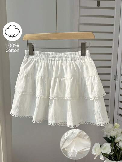 Elamini 女士白色双层A字下摆蕾丝拼接设计时尚休闲迷你短裤，适合度假穿着