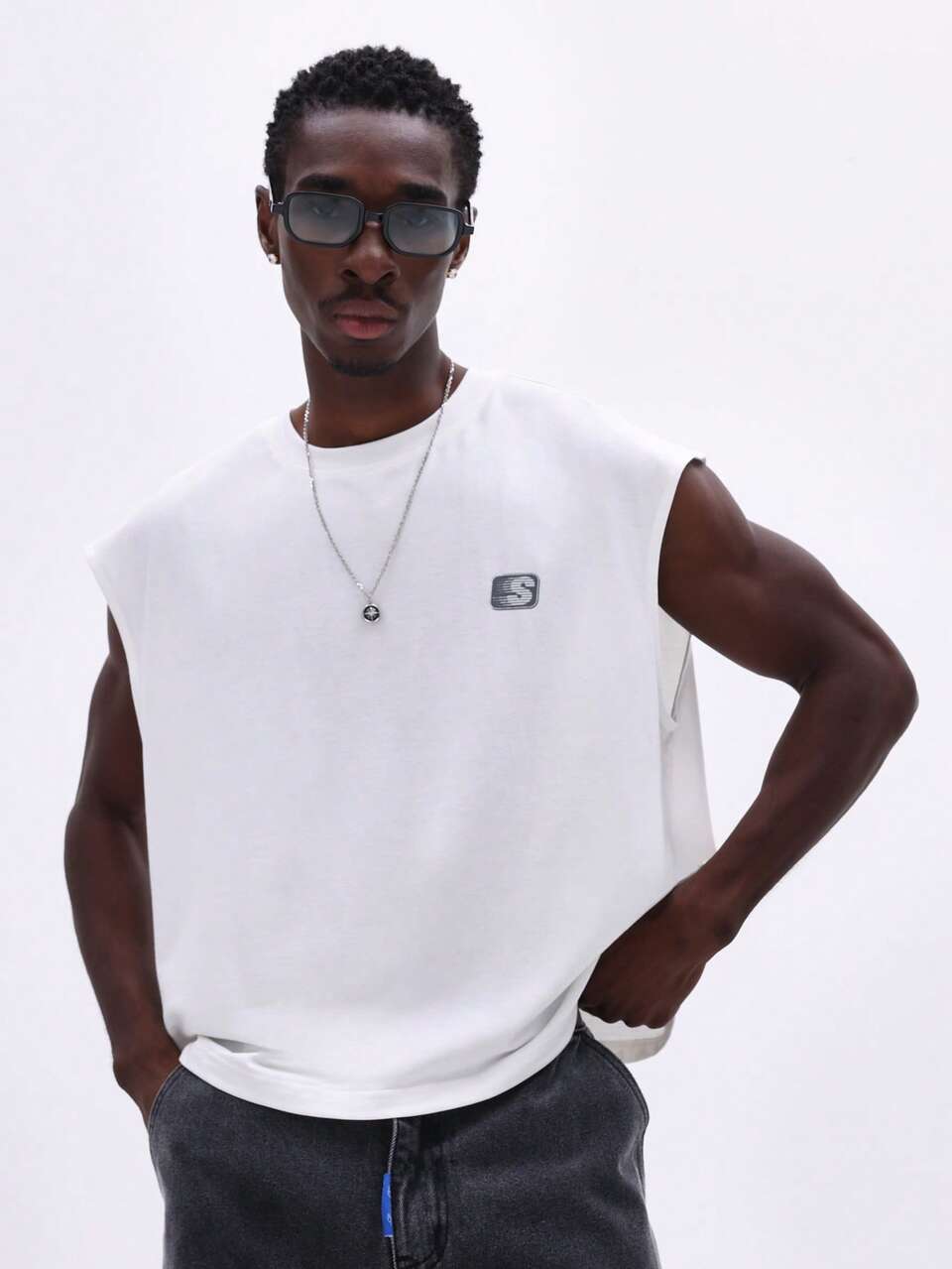 SUMWON Loose Fit Casual Sleeveless Tank Top With Club Back Print