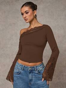 SHEIN BAE Áo thun nữ màu đen trơn, phối ren, cổ lệch, tay loe, dáng ngắn ôm sát, thanh lịch, thích hợp cho hẹn hò, tiệc tùng, dạo phố, sự kiện buổi tối, đi club. - màu nâu - Xem 3