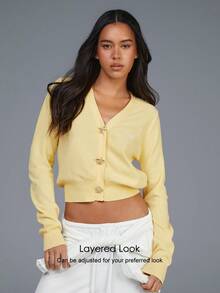 Fluxe Women's Knit Cardigan Sweater – Soft Stretch Fabric, Elegant Star-Shaped Button Closure, Flattering V-Neck Design, Lightweight And Breathable, Cropped Fit For Modern Style, Ribbed Hem And Cuffs, Versatile For Layering, Perfect For Casual, Office, Or Spring Outfits