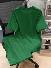 SHEIN 2件套青少年男童休闲宽松舒适织唛装饰短袖上衣和短裤套装，适合春夏穿着 - 墨綠色 - 查看 4