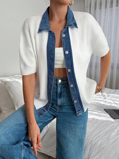 SHEIN Blusa de malha de manga curta com gola jeans contrastante, fechamento frontal por botões e corpo bege para um estilo casual chique.