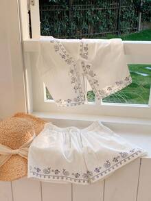 SHEIN Set de 2 piezas de top sin mangas con nudo delantero y shorts para niñas preadolescentes - Blanco - Ver 4