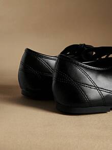 Rosivie 女士休闲百搭系带平底鞋 - 黑色 - 查看 4