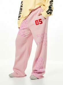 SUMWON WOMEN 女士超大动物纹印花运动裤，带文字图案和弹性腰带，休闲宽松版型运动裤 - 淺粉色 - 查看 4