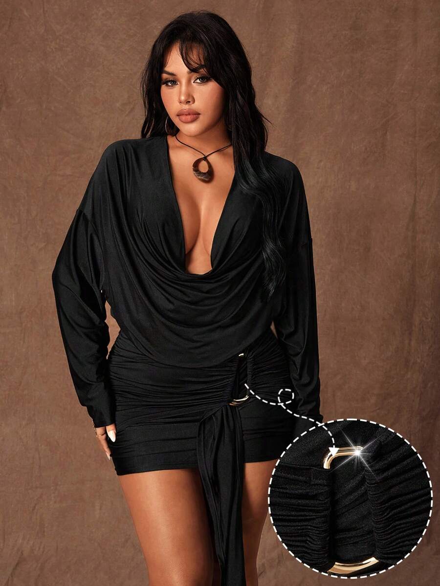 Rustia 大码性感优雅简约派对鸡尾酒礼服，深V领长袖修身迷你连衣裙，饰有金属装饰和腰带，秋冬款 - 黑色 - 查看 1