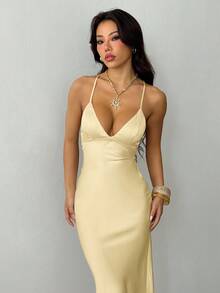 SHEIN PETITE 纯色深V领细肩带超长露背系带缎面美人鱼长裙，优雅连衣裙，度假连衣裙，伴娘礼服，生日派对礼服，返校/毕业礼服，白色长裙 - 淡黃色 - 查看 3