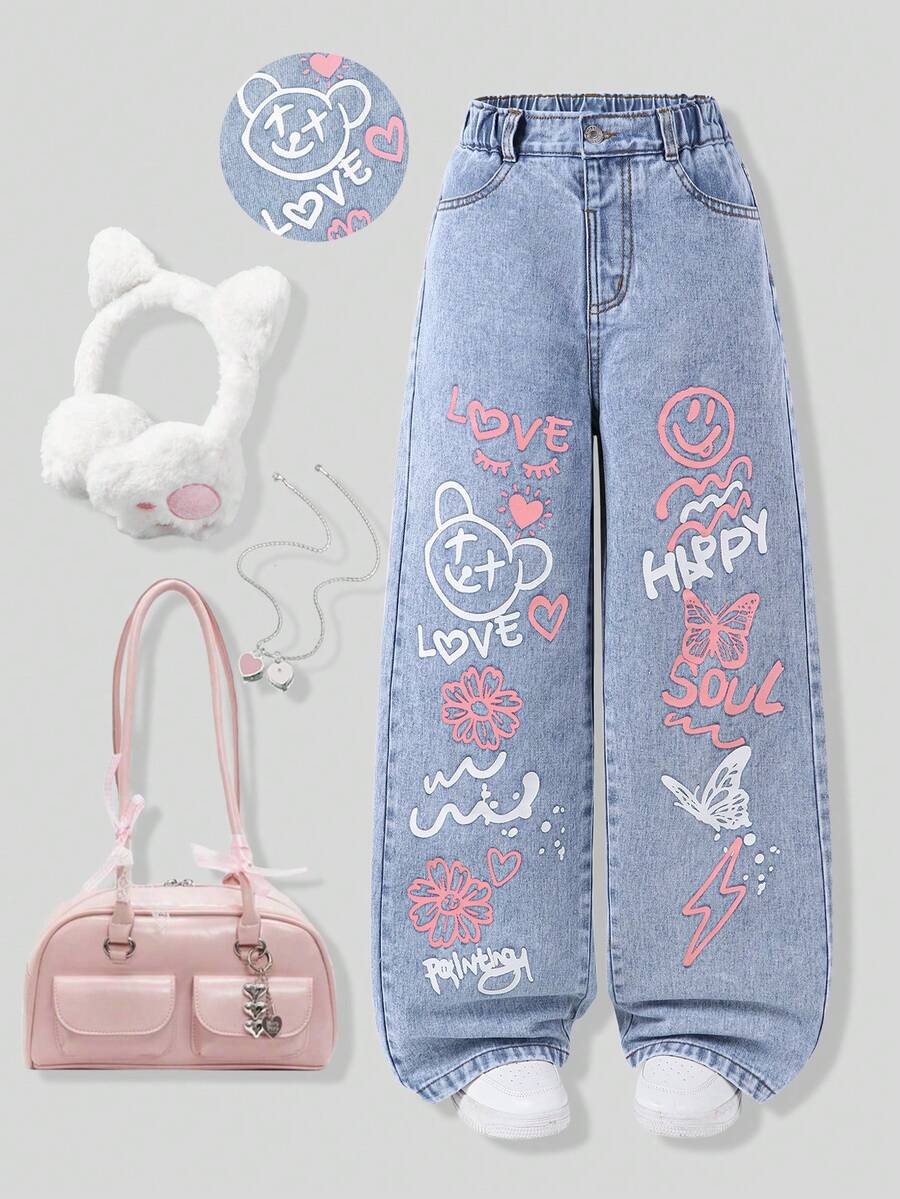 SHEIN ChillGRL 少女阔腿牛仔裤，可爱甜美休闲时尚之选！经典水洗蓝牛仔面料，舒适透气，正面粉白印花设计，弹性腰带饰以仿链条装饰，阔腿剪裁，修饰腿型。适合日常出行、校园休闲、周末旅行、返校季、假期等各种场合，让孩子们每天都充满活力，时尚有型！ - 淺色水洗藍 - 查看 1