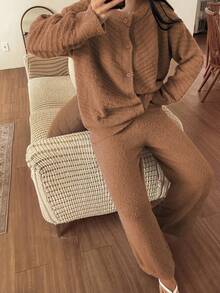 DAZY 两件套女士冬季宽松纹理半绒开衫长袖及长裤睡衣套装 - 卡其色 - 查看 4