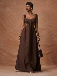 Zivah 2026春夏新品，适合情人节、音乐节、复活节、西部风、游牧风、波西米亚风、纳什维尔风格派对、婚礼、晚宴、约会、聚会、生日、大学、学生、日常穿着、百搭基础款、休闲、度假、邮轮旅行、海滩、日光浴、潮流、优雅、通勤、商务休闲等场合。方领高腰镂空前褶裥腰部竖纹面料长款连衣裙，春夏棕色长款连衣裙，休闲连衣裙，度假连衣裙，女装。 - 摩卡棕 - 查看 8