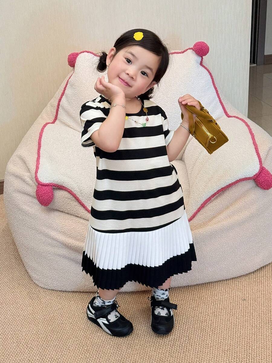 DAZY Đầm ngắn tay cổ tròn kẻ sọc phối màu tương phản cho bé gái, kiểu dáng thường ngày, thích hợp cho mùa xuân hè. - Đen và trắng - Xem 1