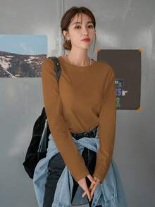 DAZY 女士纯色圆领休闲百搭长袖T恤，适合度假穿着 - 棕色 - 查看 6