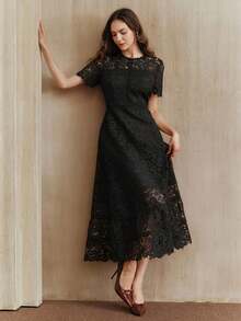 Anewsta 优雅蕾丝拼接黑色短袖花卉拼接连衣裙（女款） - 黑色 - 查看 3