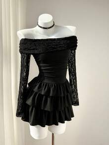 Elamini 女士黑色蕾丝拼接无肩带露肩长袖修身荷叶边下摆A字迷你连衣裙，时尚欧美性感度假风 - 黑色 - 查看 1