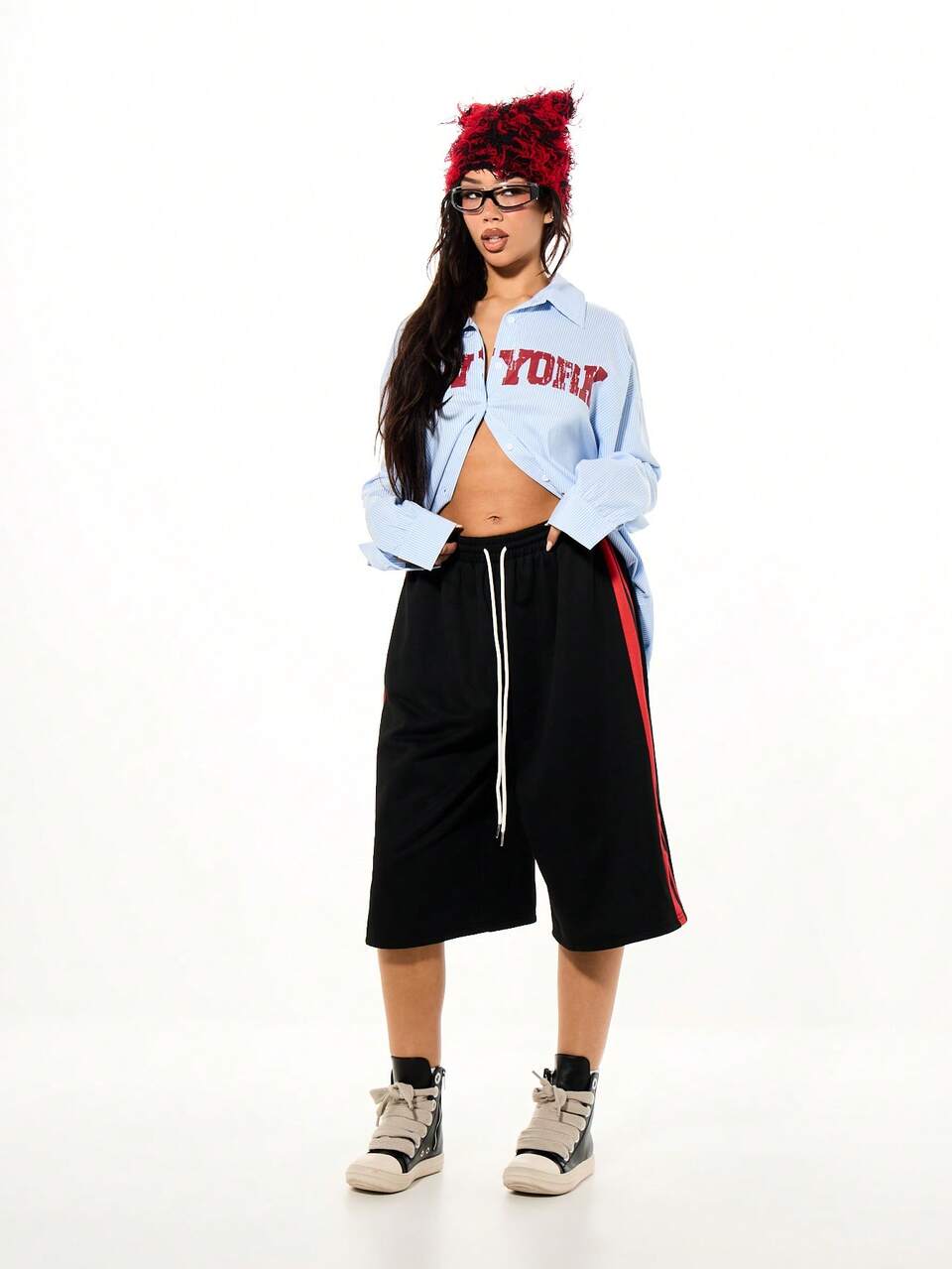 SUMWON WOMEN Weit geschnittene Shorts mit Grafikprint und Streifendetails