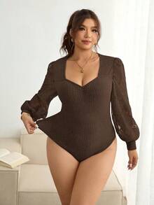 Lounesse Áo liền thân cỡ lớn kiểu dáng thanh lịch, thoải mái, tay áo ren phối họa tiết, cổ tim, chất liệu gân mềm mại. - Cà phê nâu - Xem 1