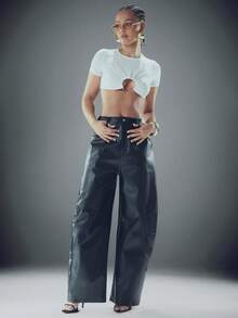 Denimoi 露脐短上衣，饰有O型环五金配件，性感上衣，适合GNO夜店、俱乐部、音乐会等场合，是辣妹的理想之选。 - 白色 - 查看 3